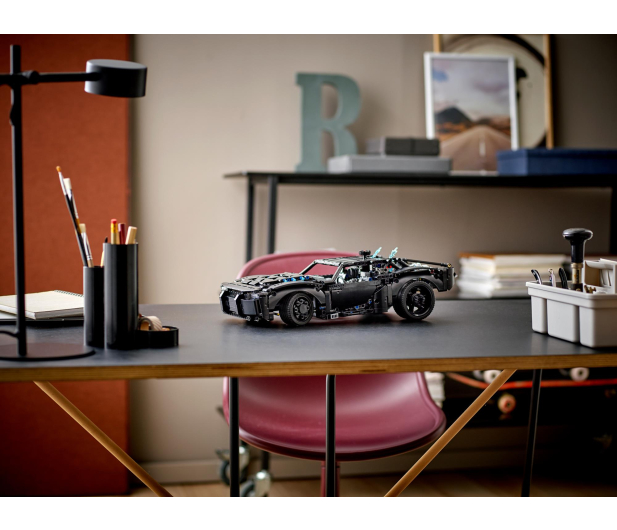 LEGO Technic 42127 THE BATMAN-BATMOBILE - 1030808 - zdjęcie 7